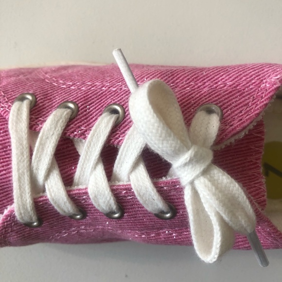 2/$30✨ NEW Aeropostale Pink Sparkle Shoes - Picture 3 of 6